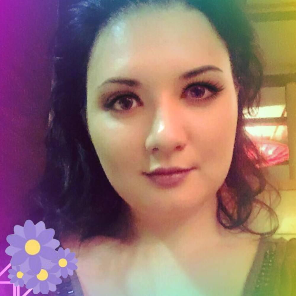 Meet your Posher, Lora
